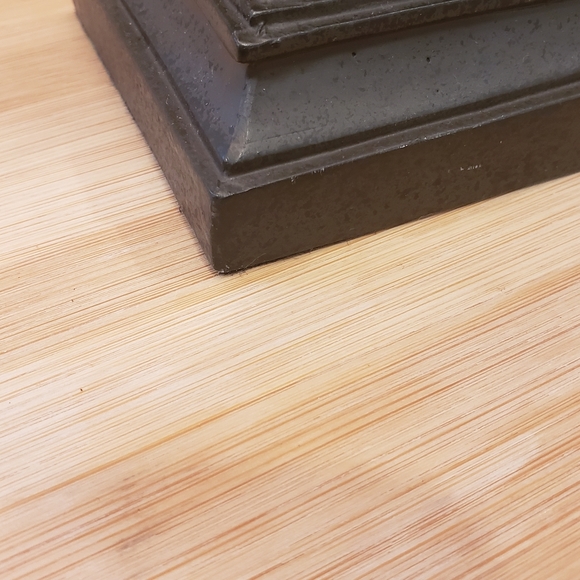 Decorative lamp with beads and yard accents, beige lamp shade and brown stand - Picture 7 of 9